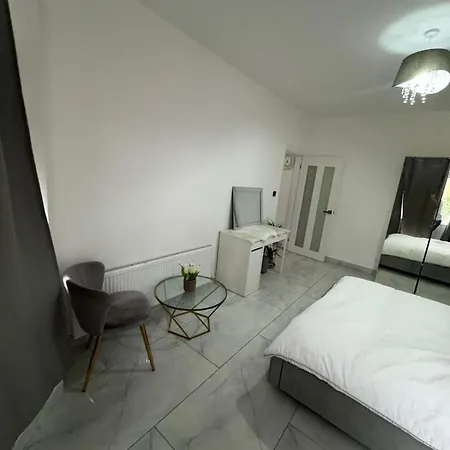 Elegant Estates 2 Manchester