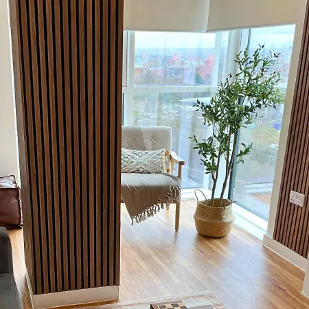 Apartment Three Bedroom Waterfront With View