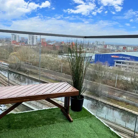 Apartment Three Bedroom Waterfront With View