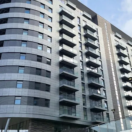 Apartment Three Bedroom Waterfront With View *