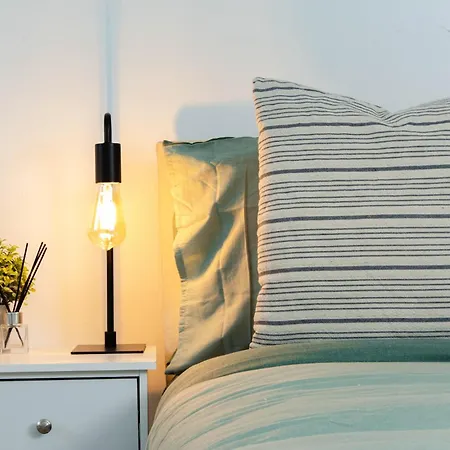 Apartment Cozy Next To Ao Arena With Free Parking *