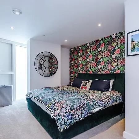 Cohost Partners Stylish Retreat With Views Appartement Manchester