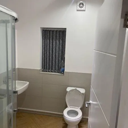 A & B Brothers Estate 5 Kwatera prywatna *