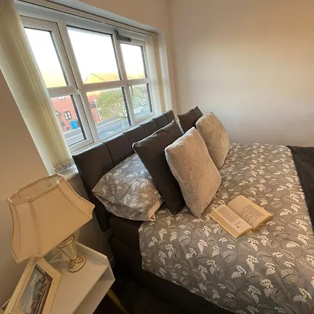 Modern 3 Bed Semi-detached מנצ'סטר