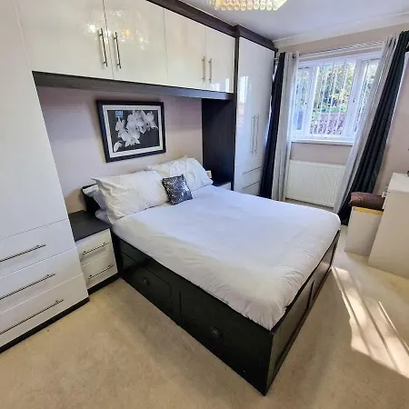 Stockport 6 Bed By Superhost * Mánchester