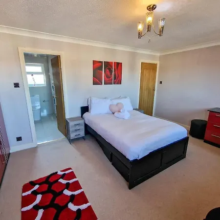 Stockport 6 Bed By Superhost Сasa de vacaciones *