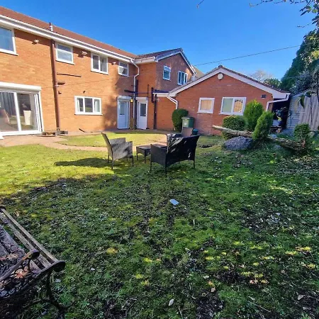 Stockport 6 Bed By Superhost Сasa de vacaciones *