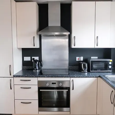 Apartment Bright 1 Bedroom Flat With Parking & Wifi For 3 Guests - Salford Uni, Victoria Station, Ao Arena Manchester