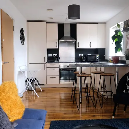 Apartment Bright 1 Bedroom Flat With Parking & Wifi For 3 Guests - Salford Uni, Victoria Station, Ao Arena