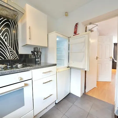 Three Bedroom House By Brookland Serviced Short Lets With Free Wifi Holiday home *