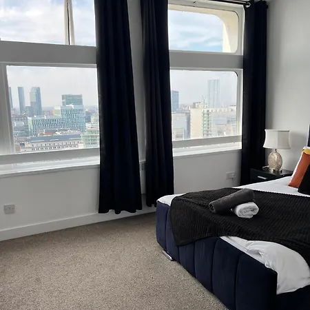 Opulent Skyline Apartment Manchester