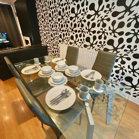 Three Bedroom House By Brookland Serviced Short Lets With Free Wifi Manchester