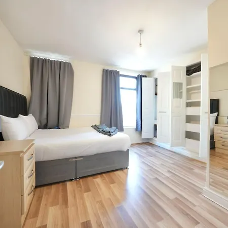 Three Bedroom House By Brookland Serviced Short Lets With Free Wifi *