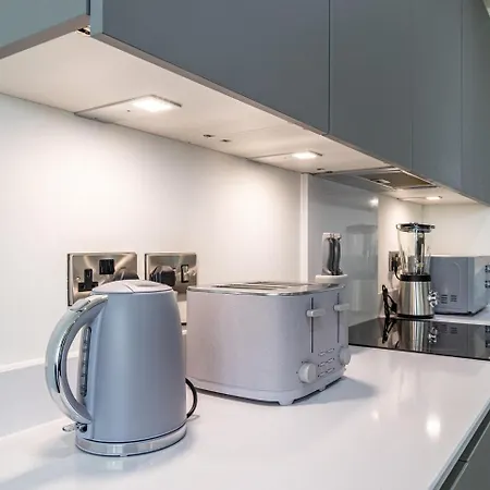 Centre,picadilly , Skyline View Apartment *