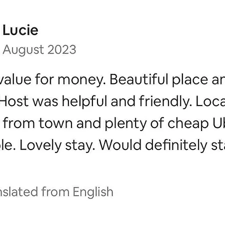 בית נופש Spacious & Cozy In Salford *