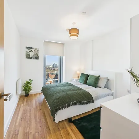 New! 1br In Media Apartment