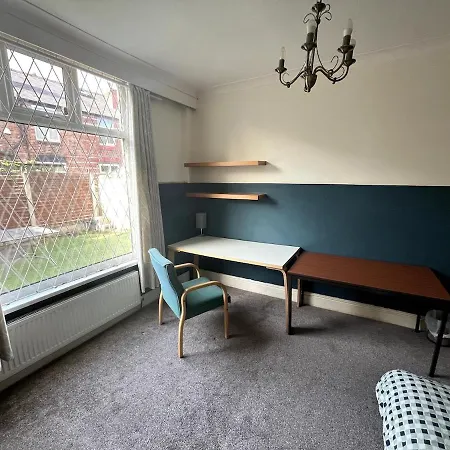 Double - Town & Nearby, 24h Bus, Airport-linked Δωμάτια σε οικογενειακή κατοικία