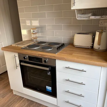 בית נופש Winslow House- Close To Coop Etihad & Free Parking