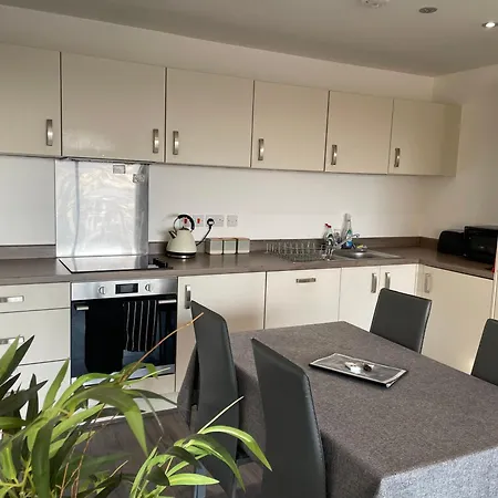 Balcony Marina With Skyline Views - Free Secure Parking * Manchester