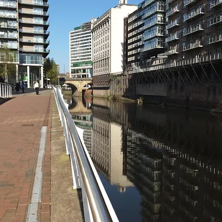 Spacious Homely Manchester City Stay Near Ao Arena And Shopping Centre With 500Mbps Internet & Netflix Manchester
