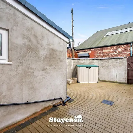 Monton Co-Living - Private Room Self-Cater Holiday home *