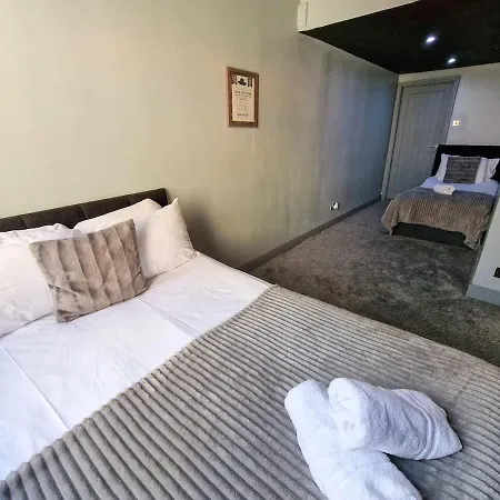 Centre Hidden Gem Sleeps 22 By Superhost *