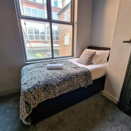 Centre Hidden Gem Sleeps 22 By Superhost Manchester