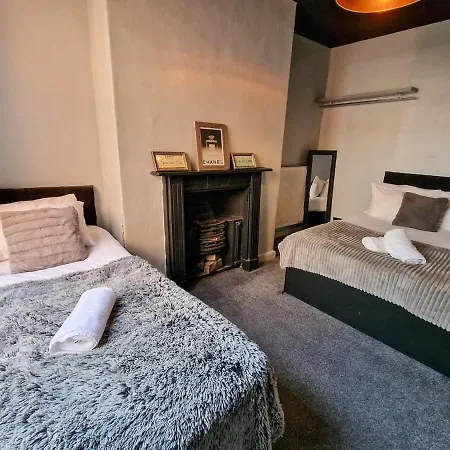 Dom wakacyjny Centre Hidden Gem Sleeps 22 By Superhost