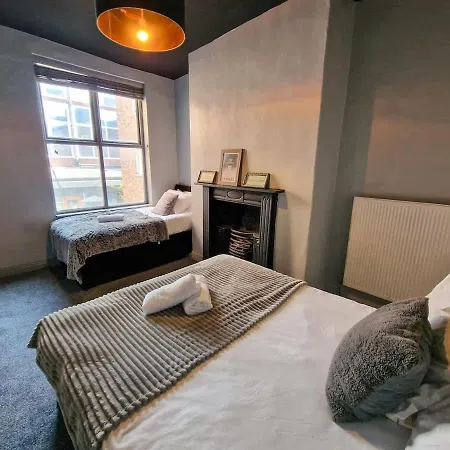 Centre Hidden Gem Sleeps 22 By Superhost Manchester