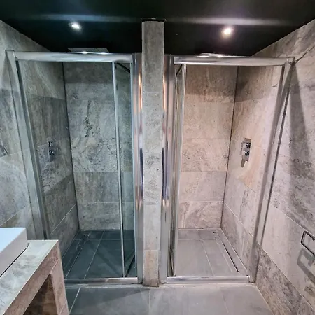 Dom wakacyjny Centre Hidden Gem Sleeps 22 By Superhost Manchester