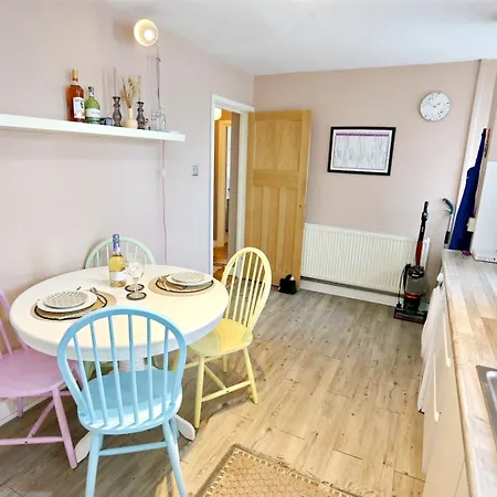 Pass The Keys Cosy Retreat Near Old Trafford With Free Parking * Manchester