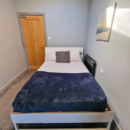 Flat Sleeps 8 By Superhost * مانشستر