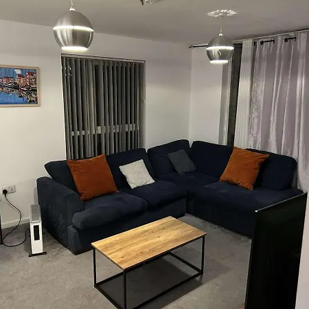 Апартаменты Cozy 2 Bed With Balcony Etihad Views, Steps From Coop Live