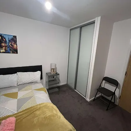 Апартаменты Cozy 2 Bed With Balcony Etihad Views, Steps From Coop Live *