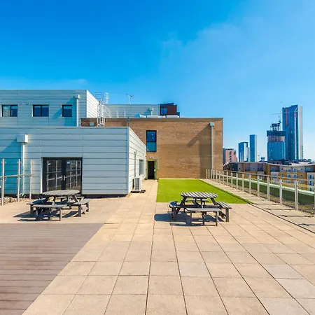 Beautiful 2 Bedroom מנצ'סטר