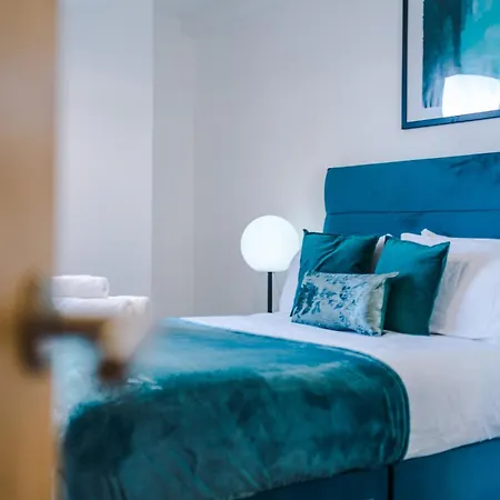 Beautiful 2 Bedroom