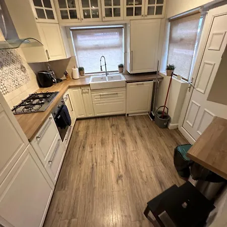 בית נופש Stylish Interior Cosy Haven - On-street Parking מנצ'סטר