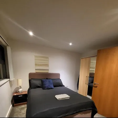 Enjoyable 2 Bedroom Apartamento *