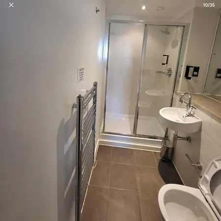 Enjoyable 2 Bedroom Manchester