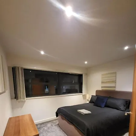Enjoyable 2 Bedroom Apartamento