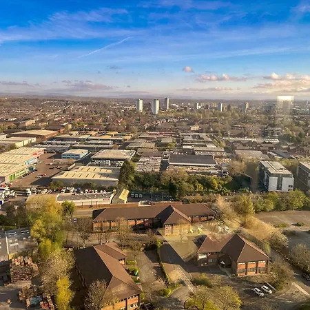 Luxury Media Salford Манчестер