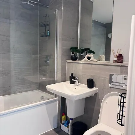 Centre - 2-bed High Rise - Sleeps 4 Apartment Manchester