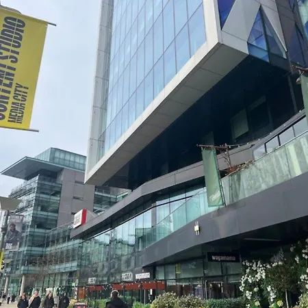 Apartment Modern High-rise Flat In Media City! 2 Beds, 2 Baths Manchester