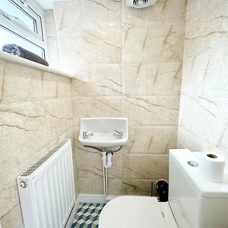 Kozy Salford 4br 9ppl 5 Mins To Centre アパート