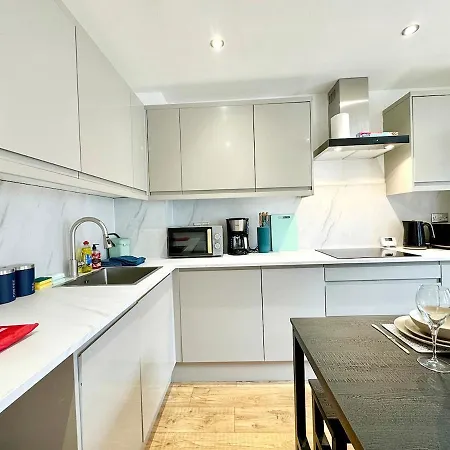 Kozy Salford 4br 9ppl 5 Mins To Centre