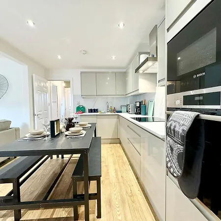 アパート Kozy Salford 4br 9ppl 5 Mins To Centre マンチェスター