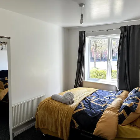 Apartment Inside City, Modern & Luxurious 2 Bed Apartment, Entire Unit Manchester