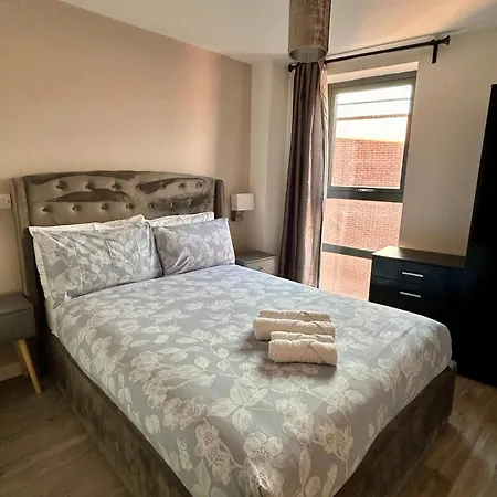 Apartment Centre 2 Bed With A Balcony Manchester