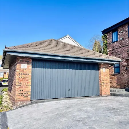 Luxury 5br With Access 아파트