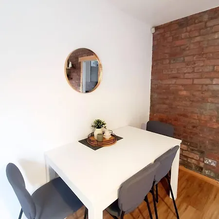Long 3br House With Parking Feriehus Manchester